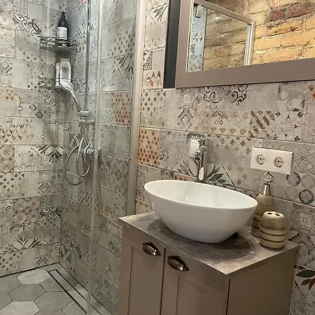 Апартаменты Exquisite & Steps To Center 1br With Free Parking Рига