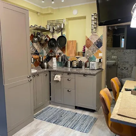 Exquisite & Steps To Center 1br With Free Parking Рига