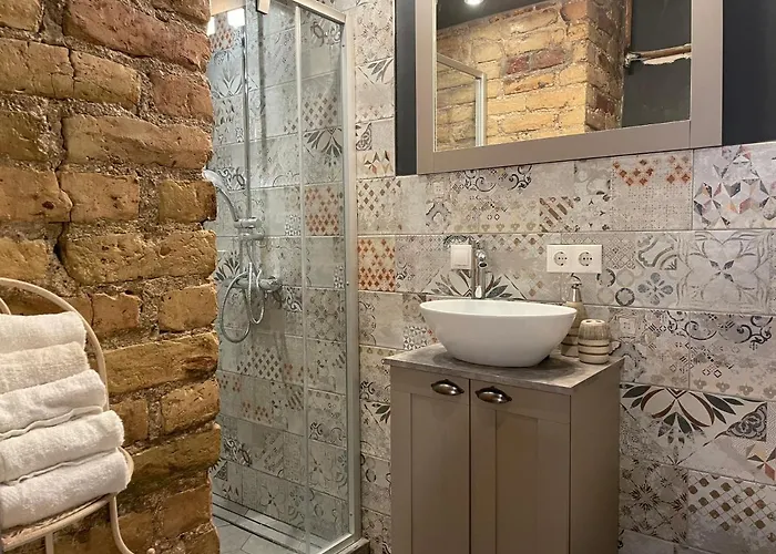 Exquisite & Steps To Center 1br With Free Parking * Riga