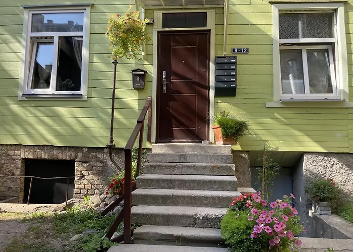 Exquisite & Steps To Center 1br With Free Parking Рига