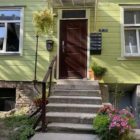 Exquisite & Steps To Center 1br With Free Parking Ρίγα