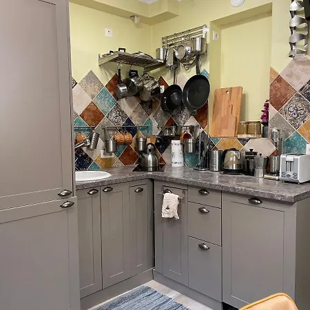 Lägenhet Exquisite & Steps To Center 1br With Free Parking *